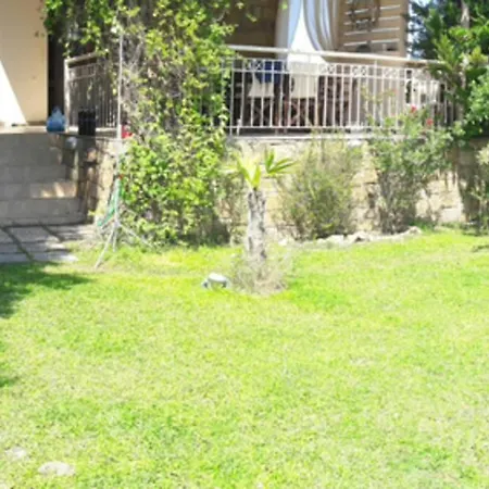 Themidas House